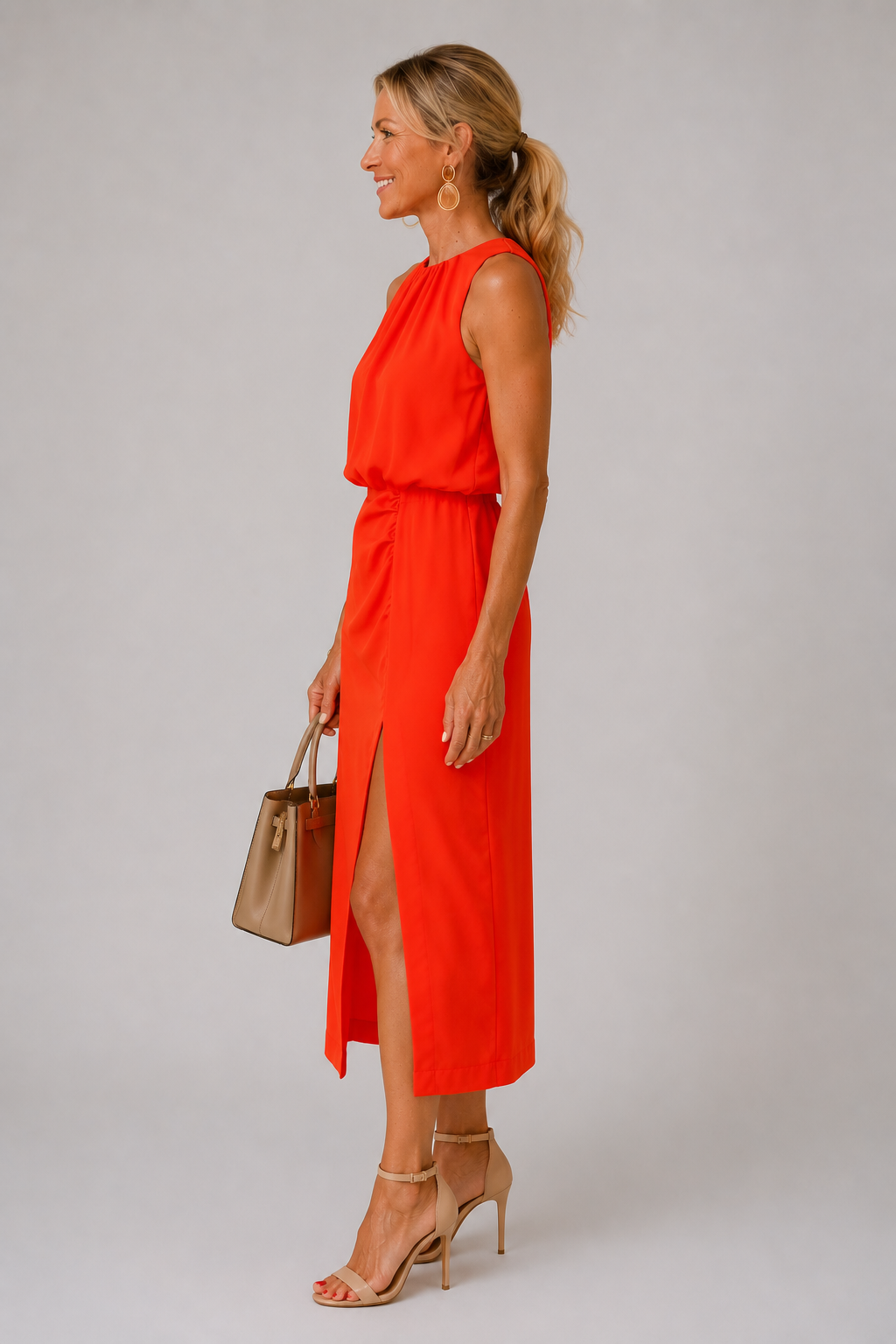 Nicole – Robe d’été élégante à fente