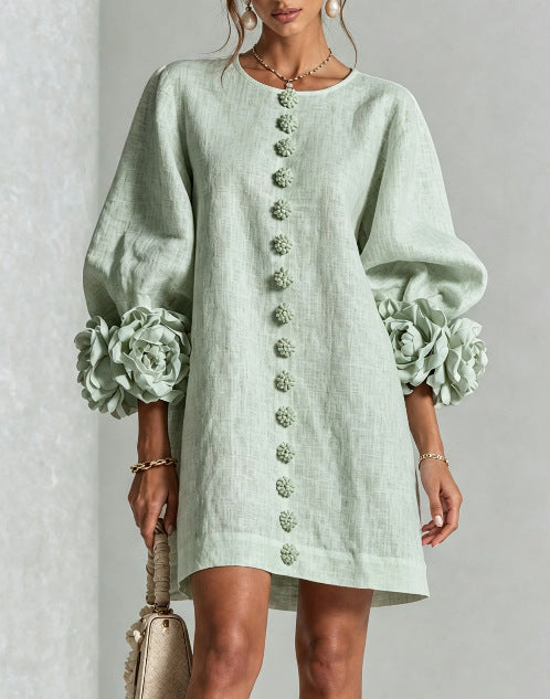 Noella – Robe courte à détails floraux