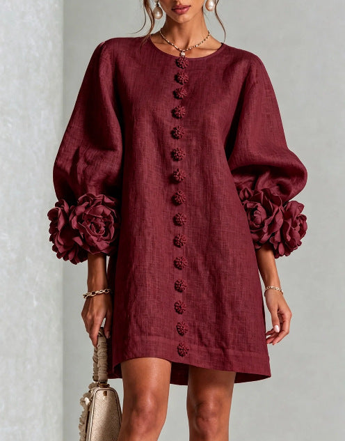 Noella – Robe courte à détails floraux