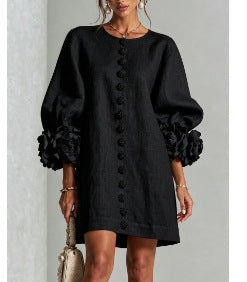 Noella – Robe courte à détails floraux